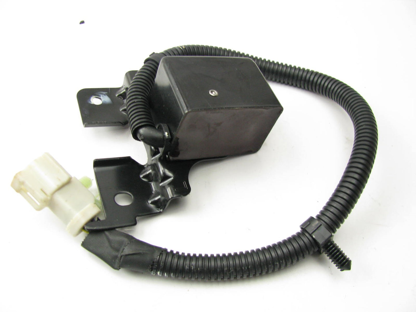 NEW - OUT OF BOX OEM Ford F5LB-14B005-AA Front Right SRS Crash Sensor