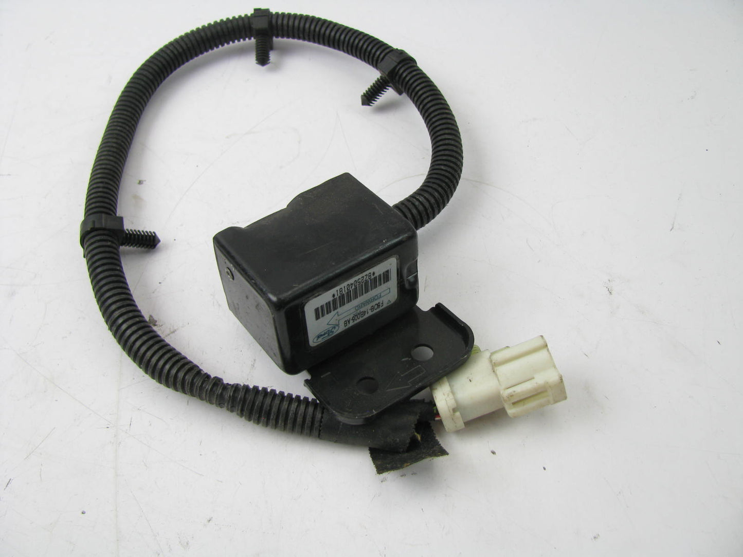 NEW - OUT OF BOX - OEM FORD F5OB-14B005-AB Front Left  Impact Crash Sensor