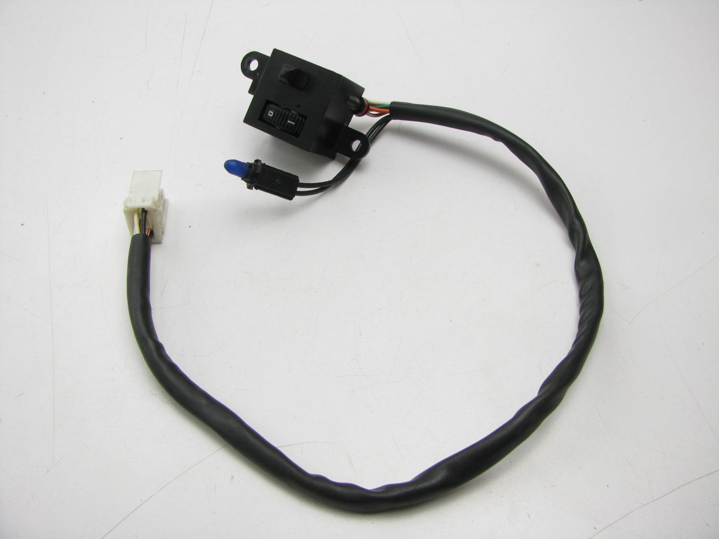 NEW - OUT OF BOX  FRONT Left Heated Seat Switch 1995-1997 Lincoln Continental