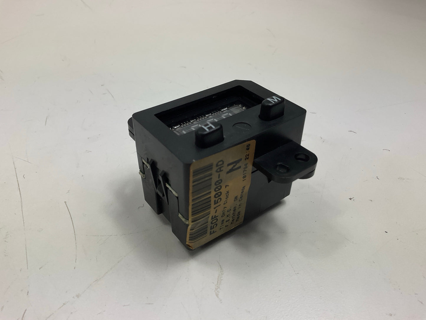 NEW - UNBOXED FORD F5OF-15000-AD Dash Time Clock 1995-1997 Lincoln Continental