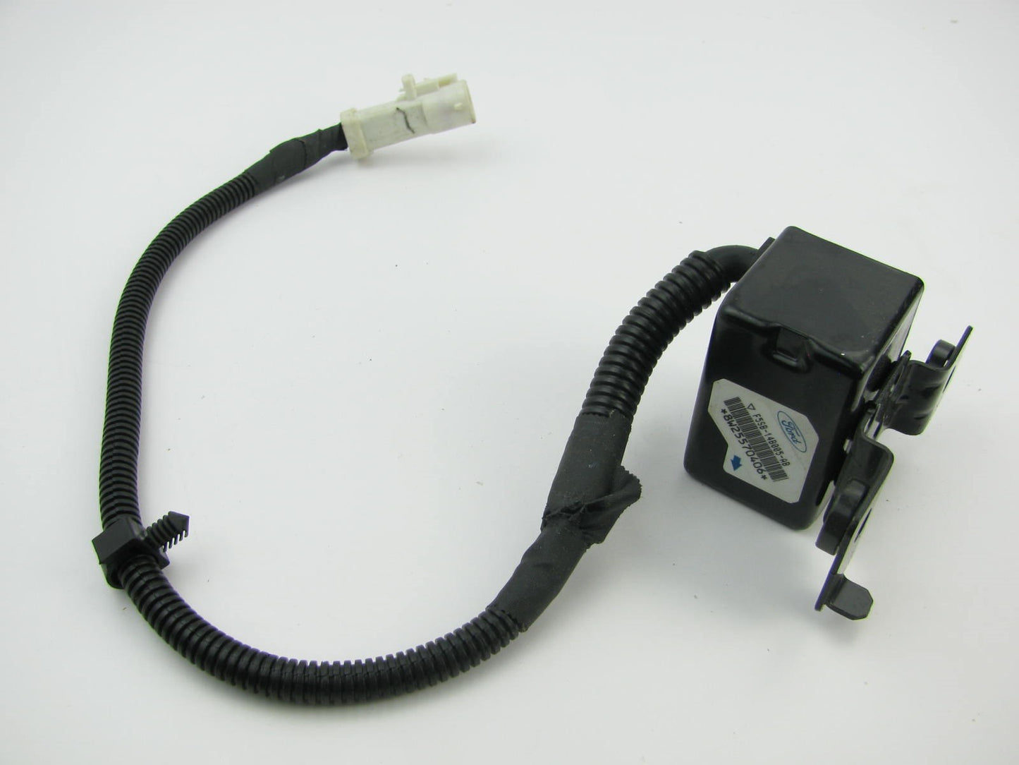 NEW - OUT OF BOX - OEM Ford SRS Crash Sensor Front Left F5SB-14B005-AB