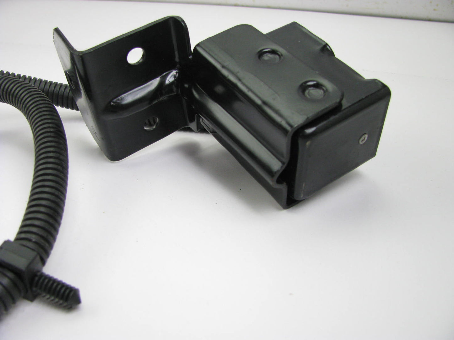 NEW - OUT OF BOX FORD F5TB-14B004-AA Front Right Air Bag Crash Sensor