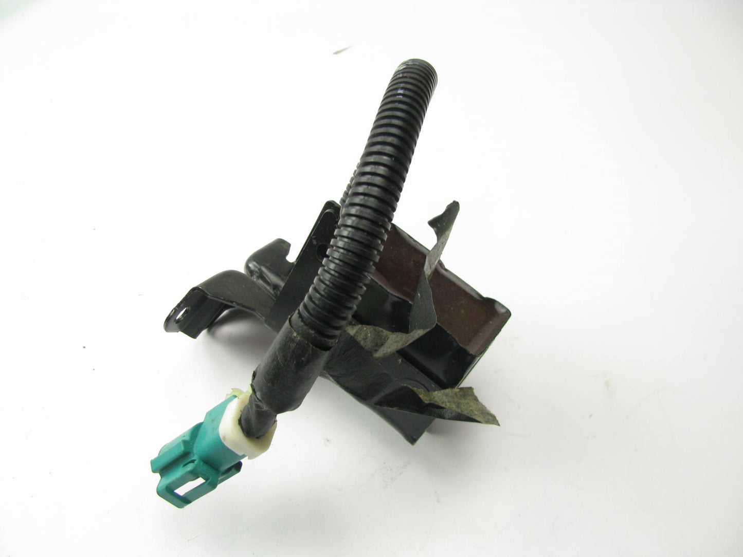 NEW - OUT OF BOX - OEM Ford F5VB-14B004-AC FRONT SRS Crash Impact Sensor