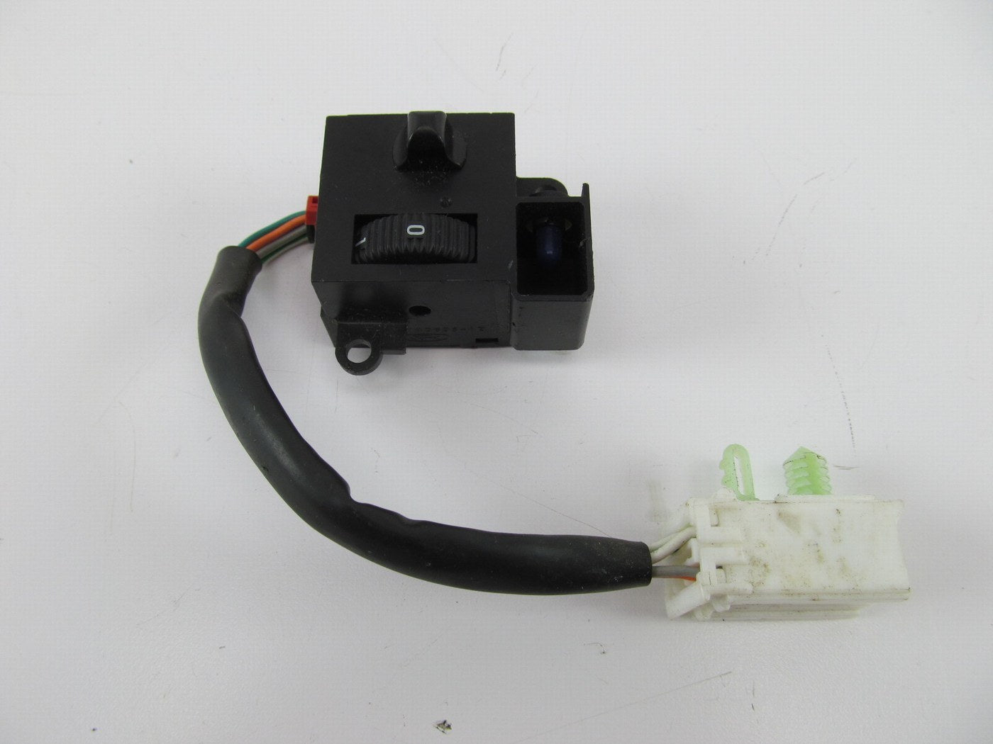 NEW - OUT OF BOX F5VB-14D695-AB Left Driver Seat Heater Switch 1995-98 Town Car