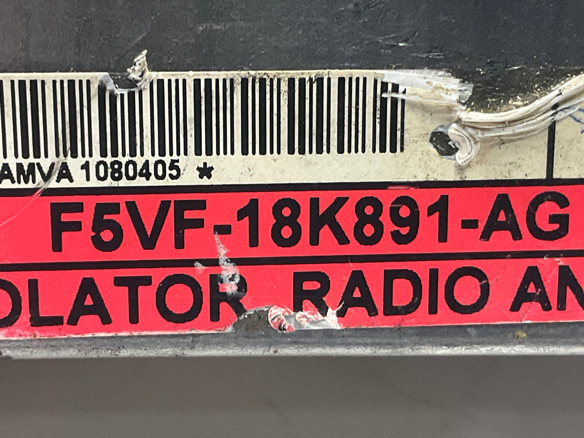 NEW - OUT OF BOX OEM 1995 Lincoln Town Car Isolator Radio Antenna F5VF-18K891-AG