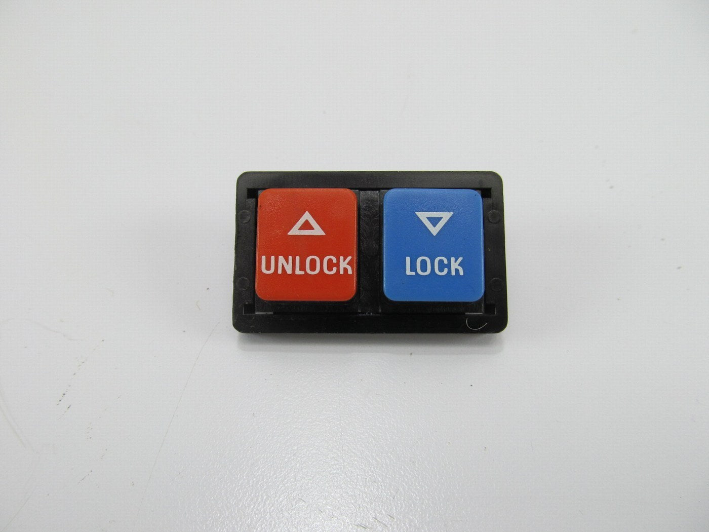 NEW - OUT OF BOX FORD F69B-14017-AA Power Door Lock Switch 1986-97 Aerostar