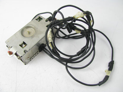 NEW - OUT OF BOX - OEM Ford F6AF-18K891-AA Radio Antenna Isolator