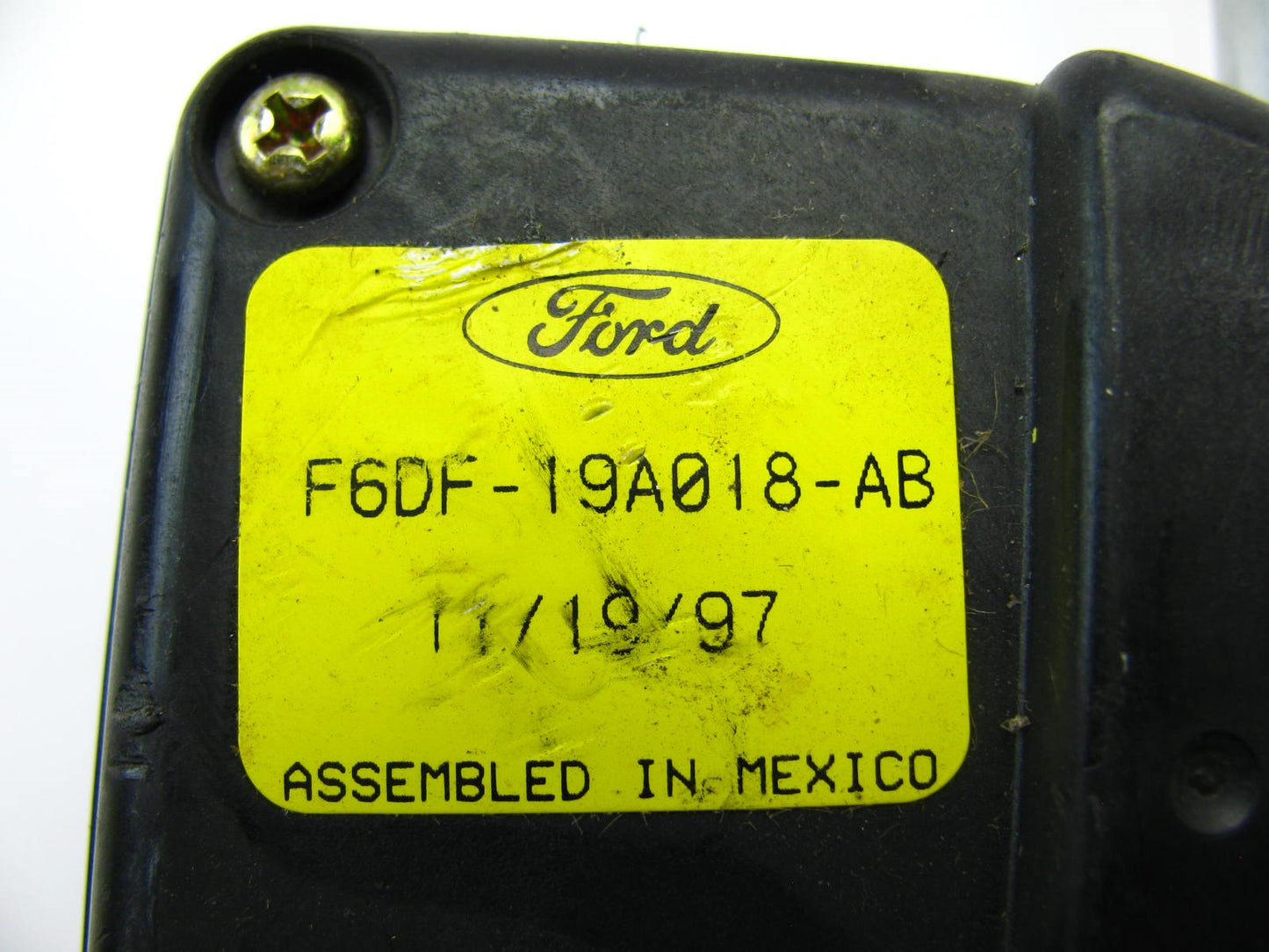 NEW - OUT OF BOX - Ford Power Antenna 1996-99 Sable Taurus SEDAN F6DF-19A018-AB