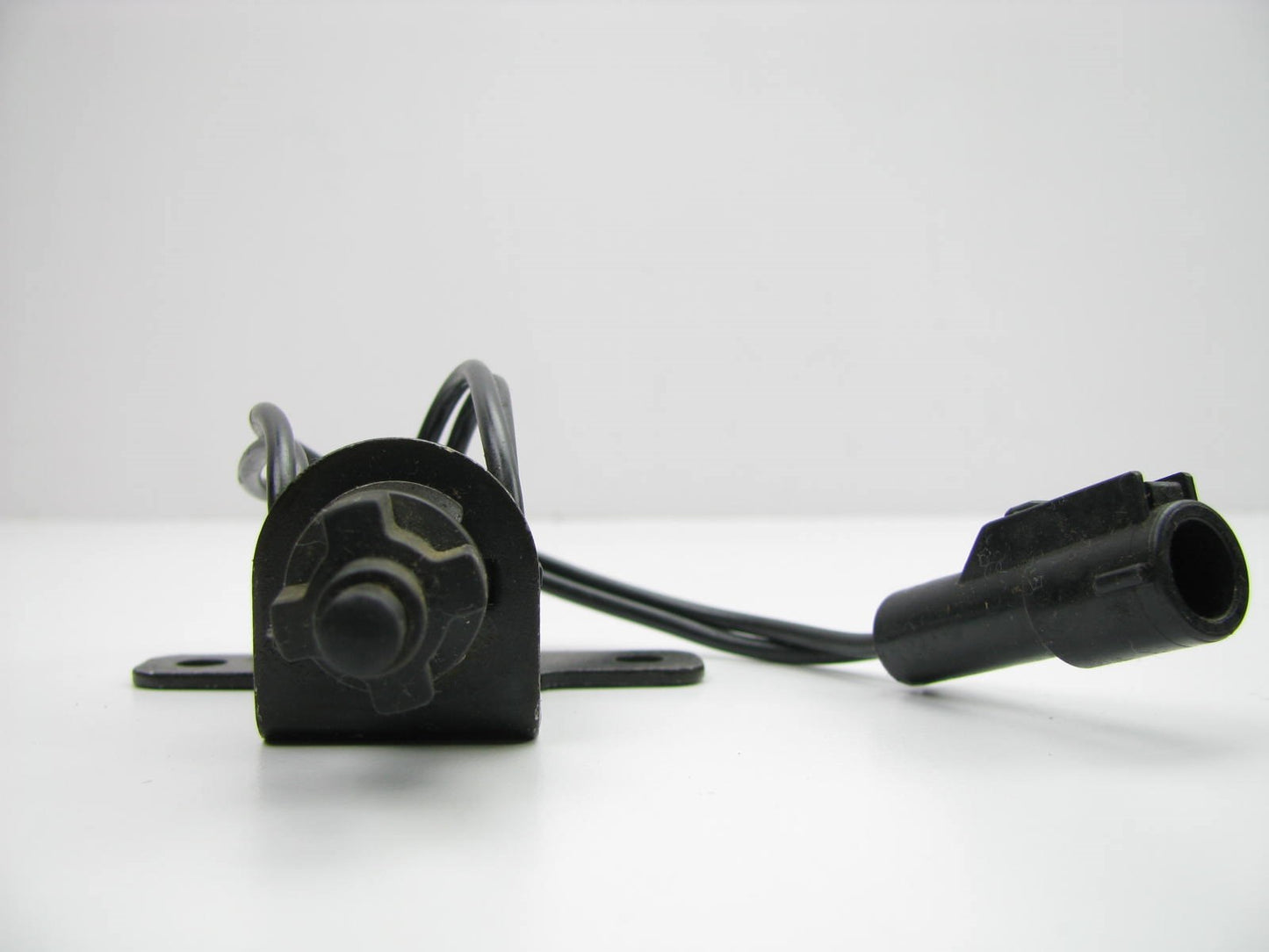 NEW - OUT OF BOX - OEM FORD F6DF-19A434-AA Hood Ajar Anti-theft Warning Switch