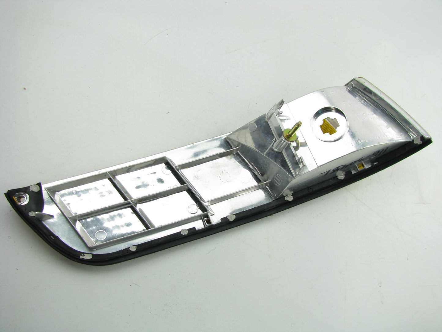 USED 92-94 Grand Marquis Left Side Marker Reflector Light Blinker F6MB-15A429-AA