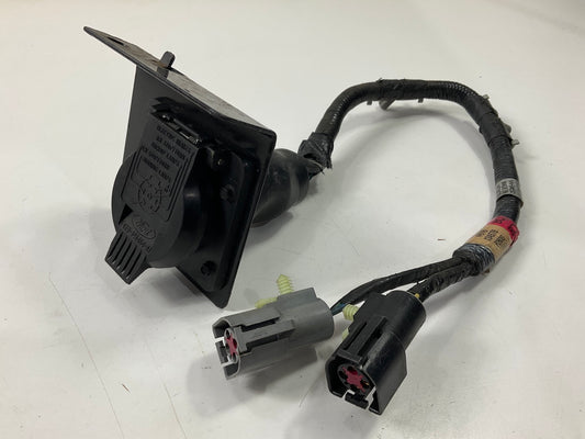 NEW OEM Ford  F6TB-13A576-BC Trailer Towing Wiring Harness Connector - 7 PIN