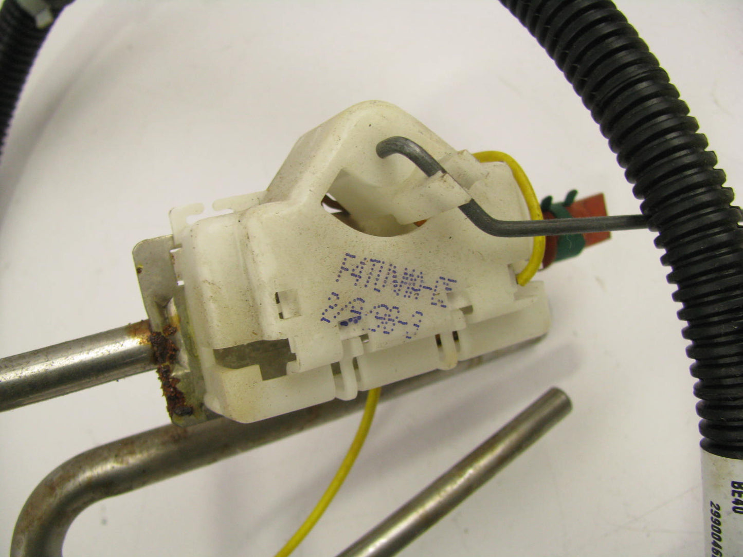 NEW OUT OF BOX F6TU-9275-EA Fuel Level Sender 96-97 F250 F350 19 Midship Diesel