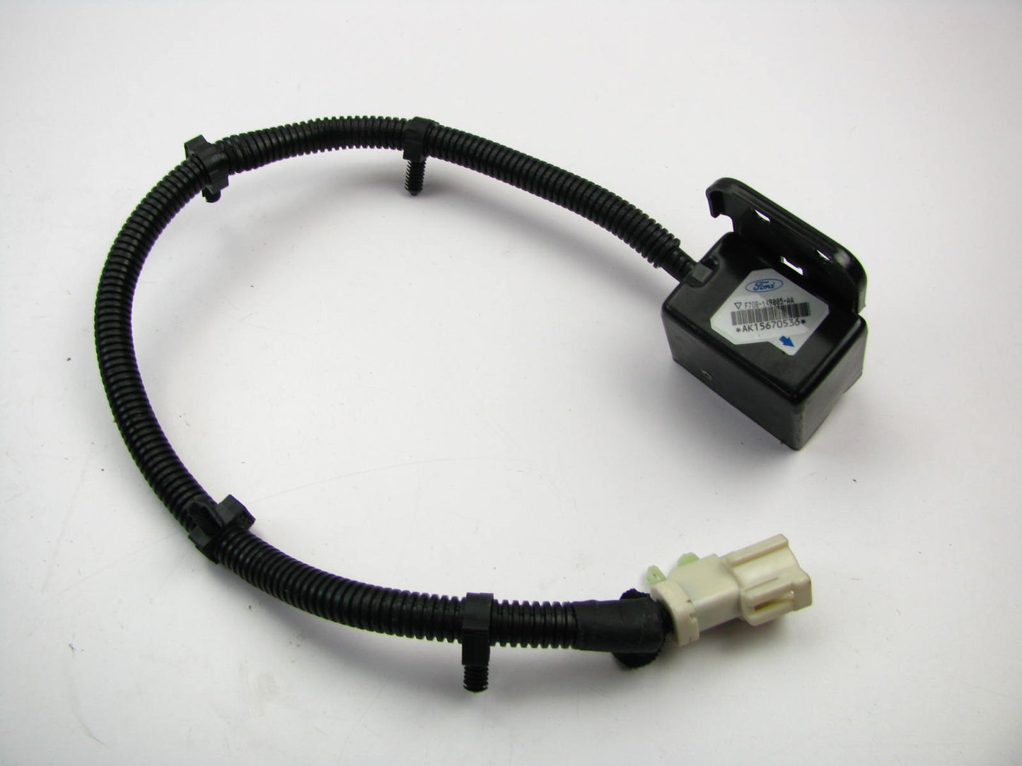 NEW - OUT OF BOX - OEM Ford F70B-14B005-AA FRONT LEFT SRS Crash Sensor