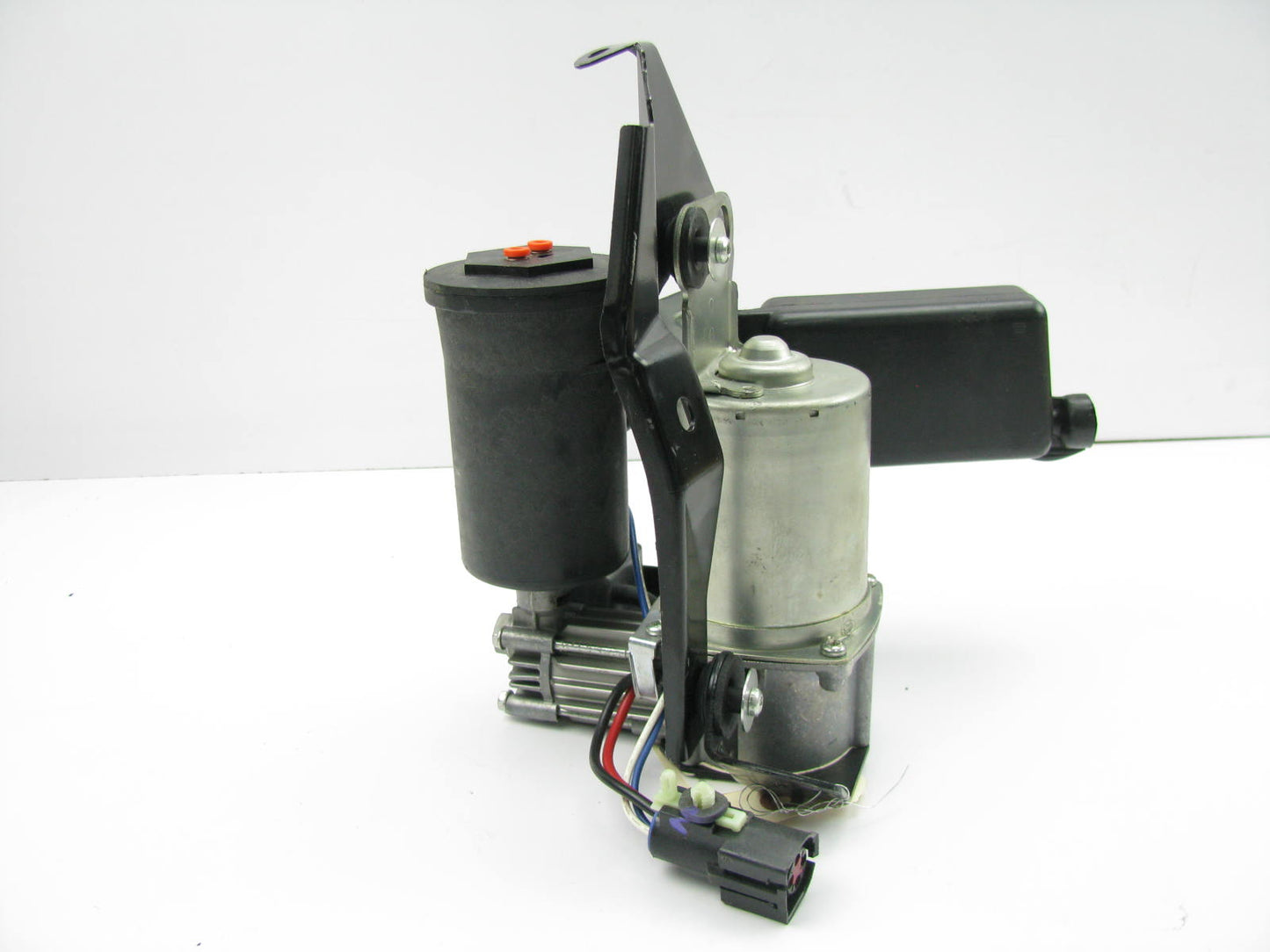 NEW - OUT OF BOX - Genuine OEM Ford F75A-3B484-AD Air Ride Suspension Compressor