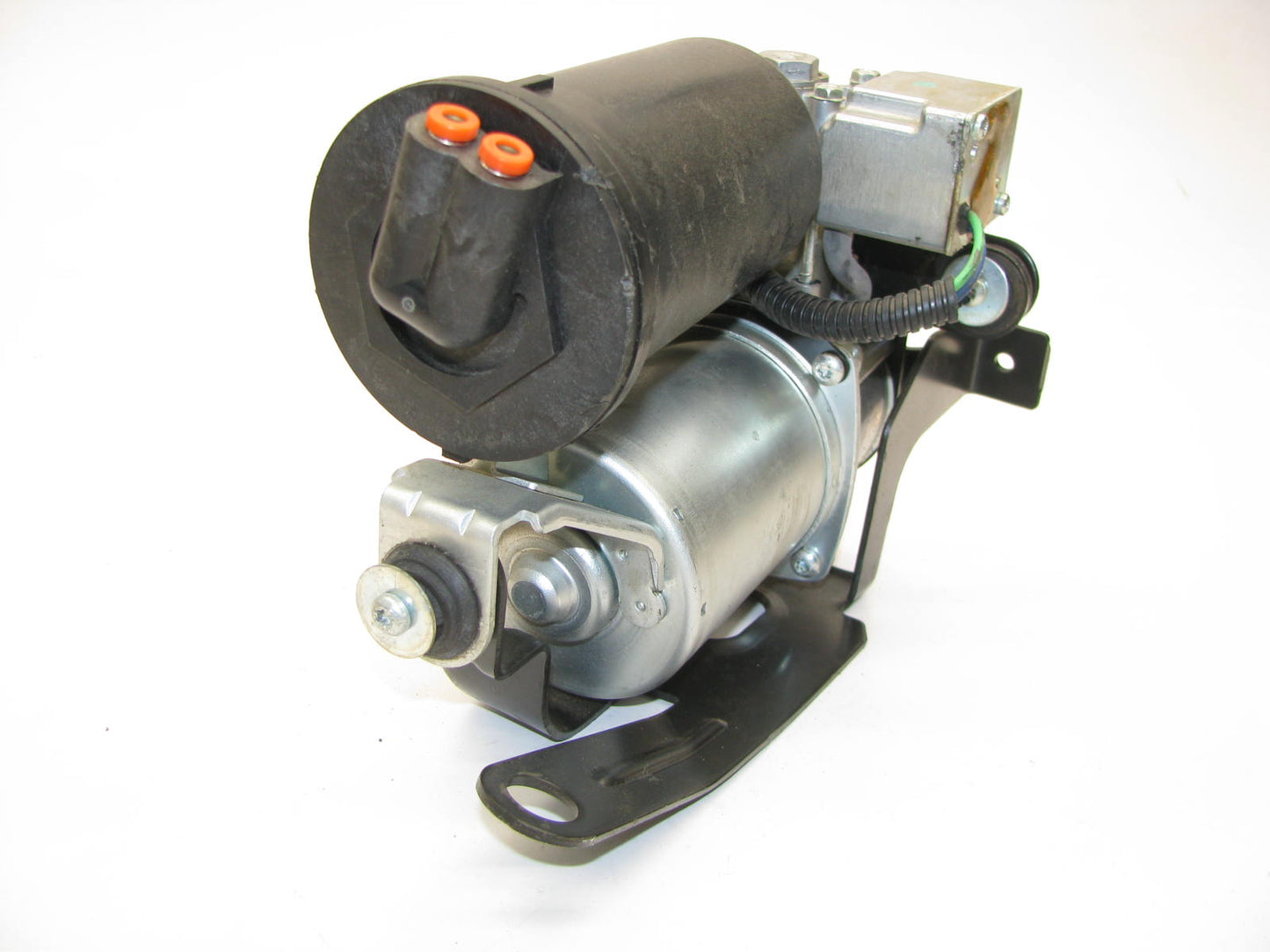 NEW - OUT OF BOX FORD F75A-3B484-CA Air Suspension Compressor Pump - 2 Port
