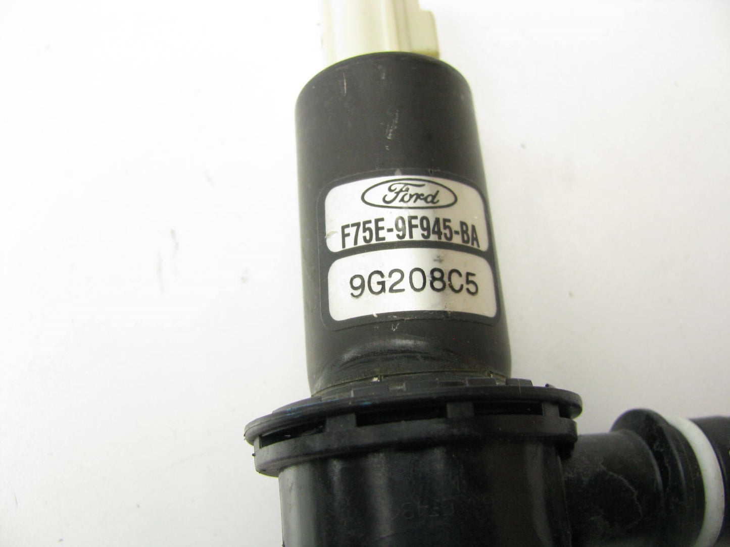 NEW - OUT OF BOX OEM FORD F75E-9F945-BA Vapor Canister Purge Valve Solenoid