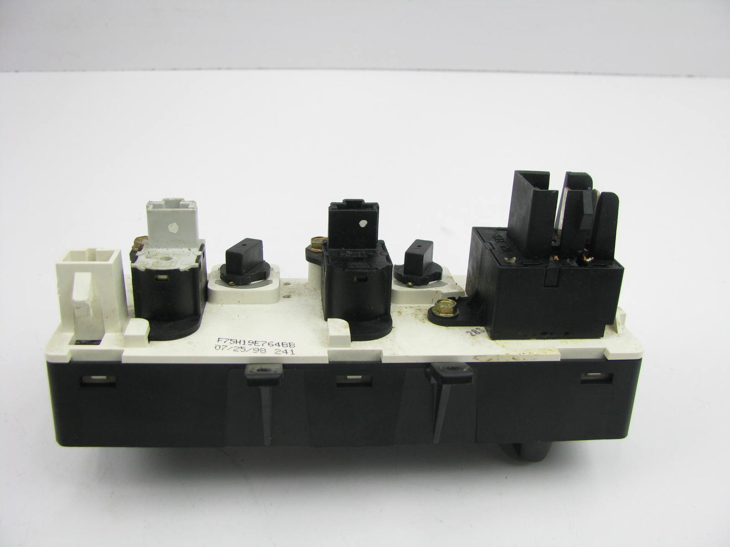 NEW - Out Of Box F75H-19E764-BB Rear HVAC Control Panel Switch 97-98 Expedition