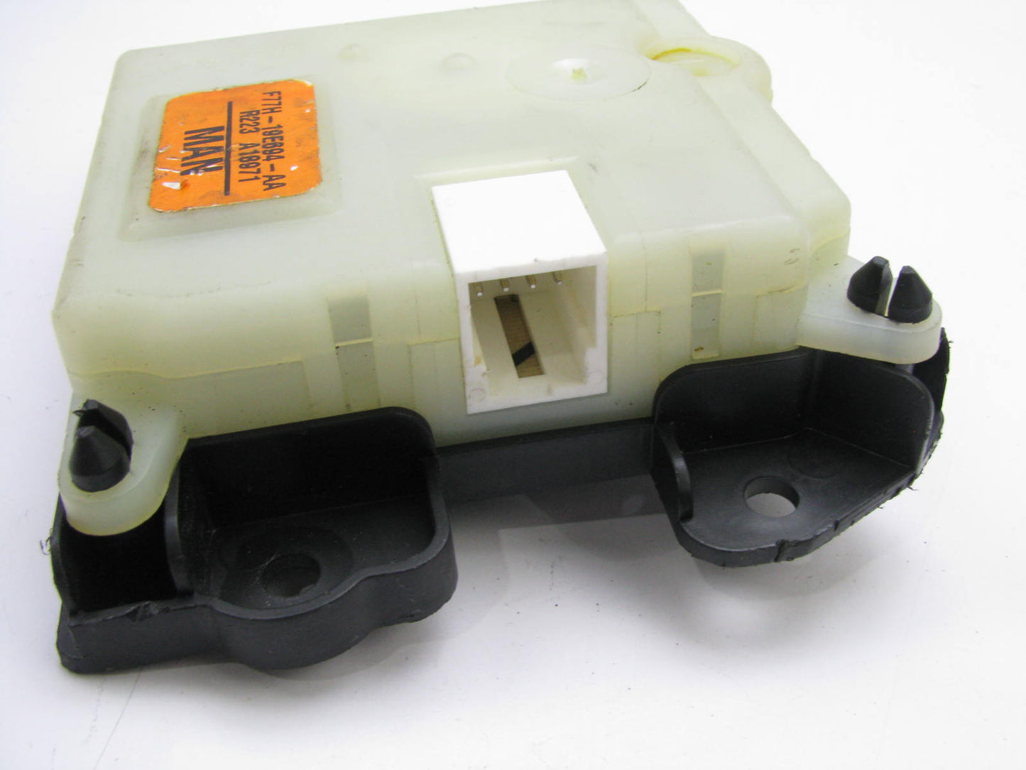 OUT OF BOX OEM Ford F77H-19E694-AA Heater Blend Door Actuator W/ Mount Bracket