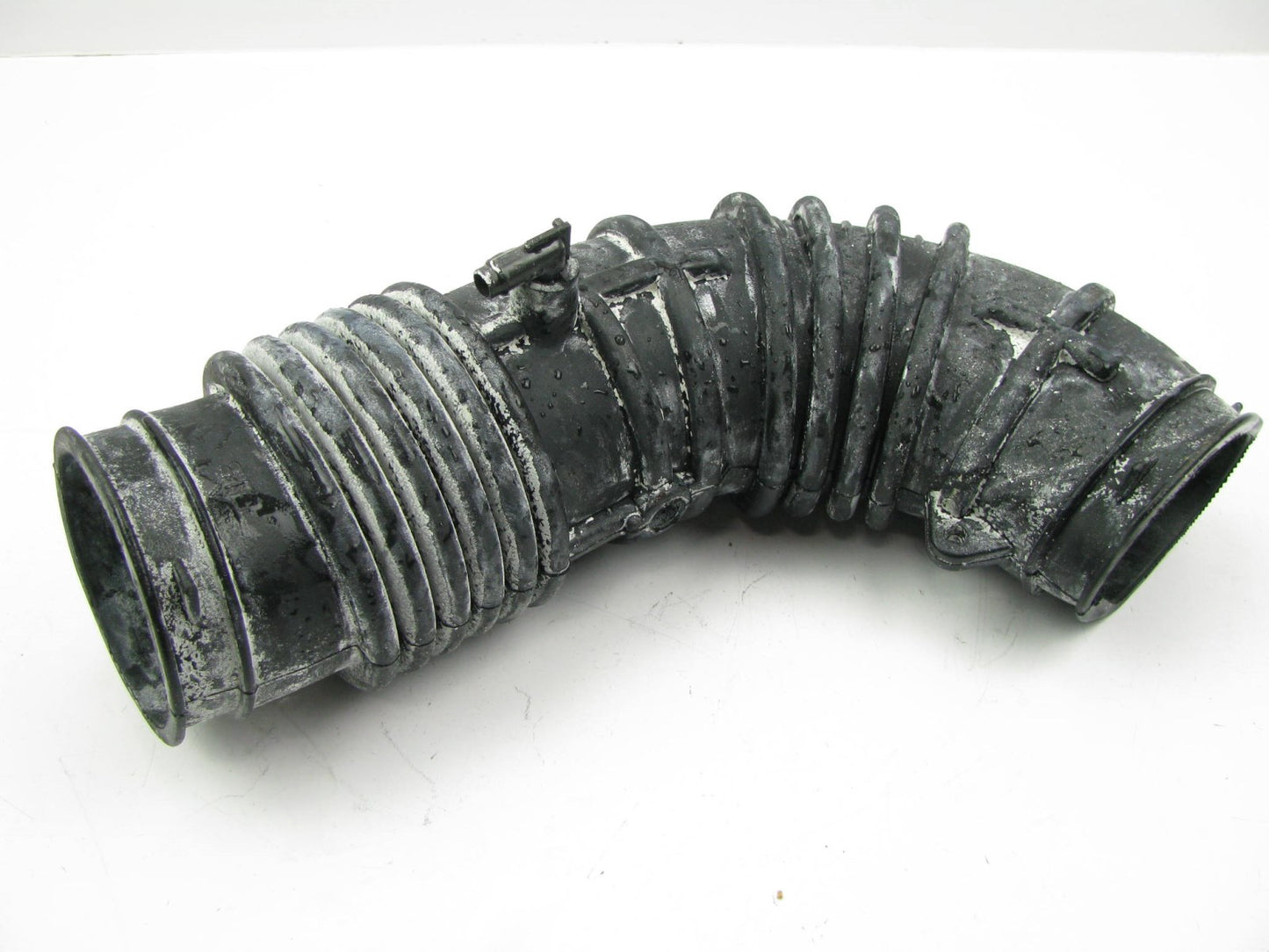 NEW UNBOXED - OEM 1997 Ford Explorer Intake Air Hose Tube Pipe F77X-9R504-EA