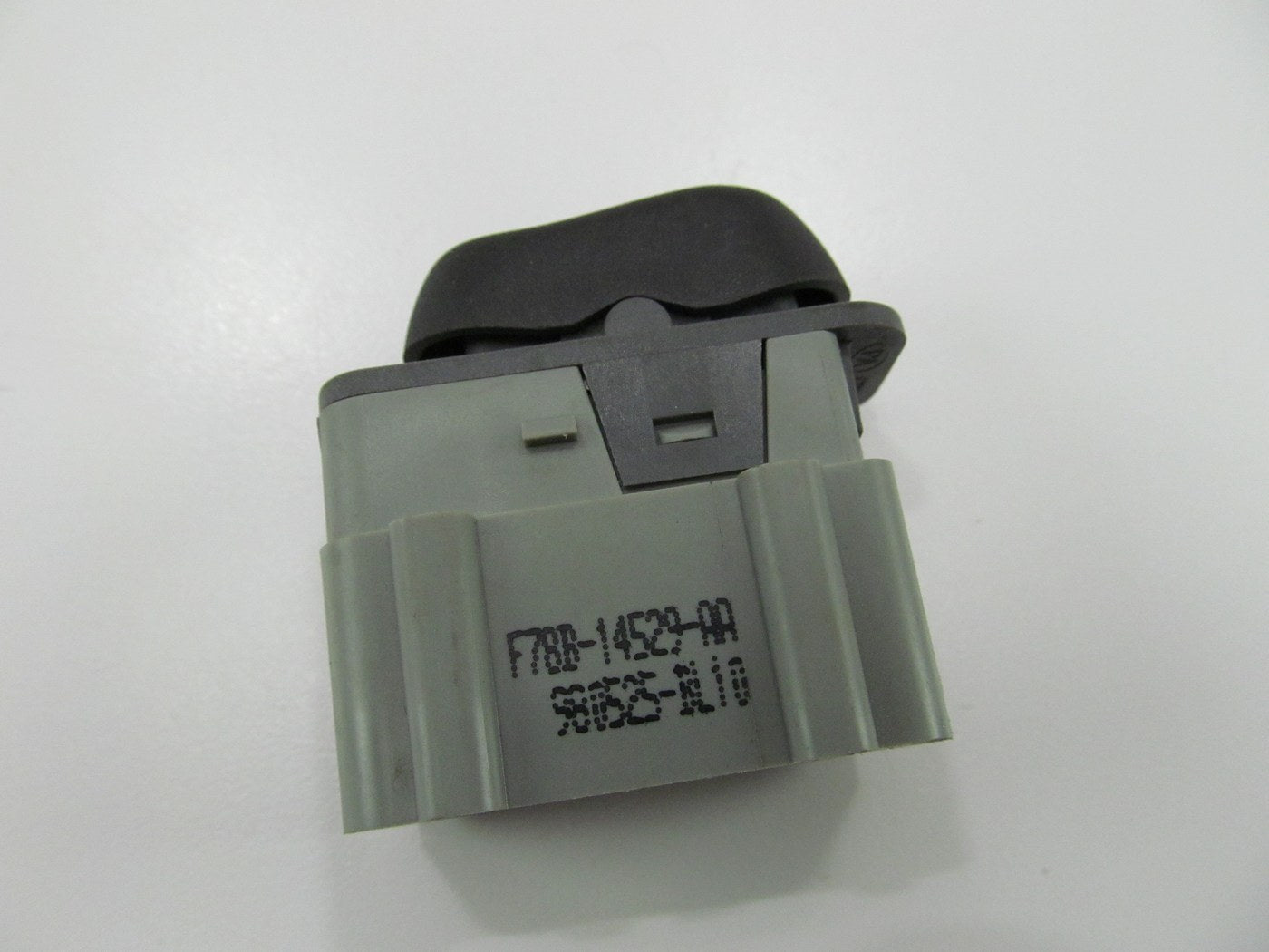 NEW - OUT OF BOX - OEM Ford F78B-14529-AA Power Window Switch