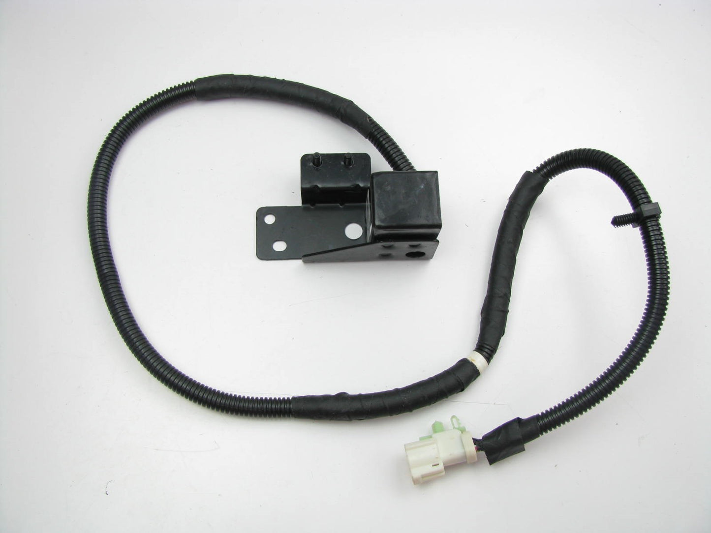 NEW - OUT OF BOX OEM Ford F7C6-14B005-AG Front Left SRS Crash Sensor