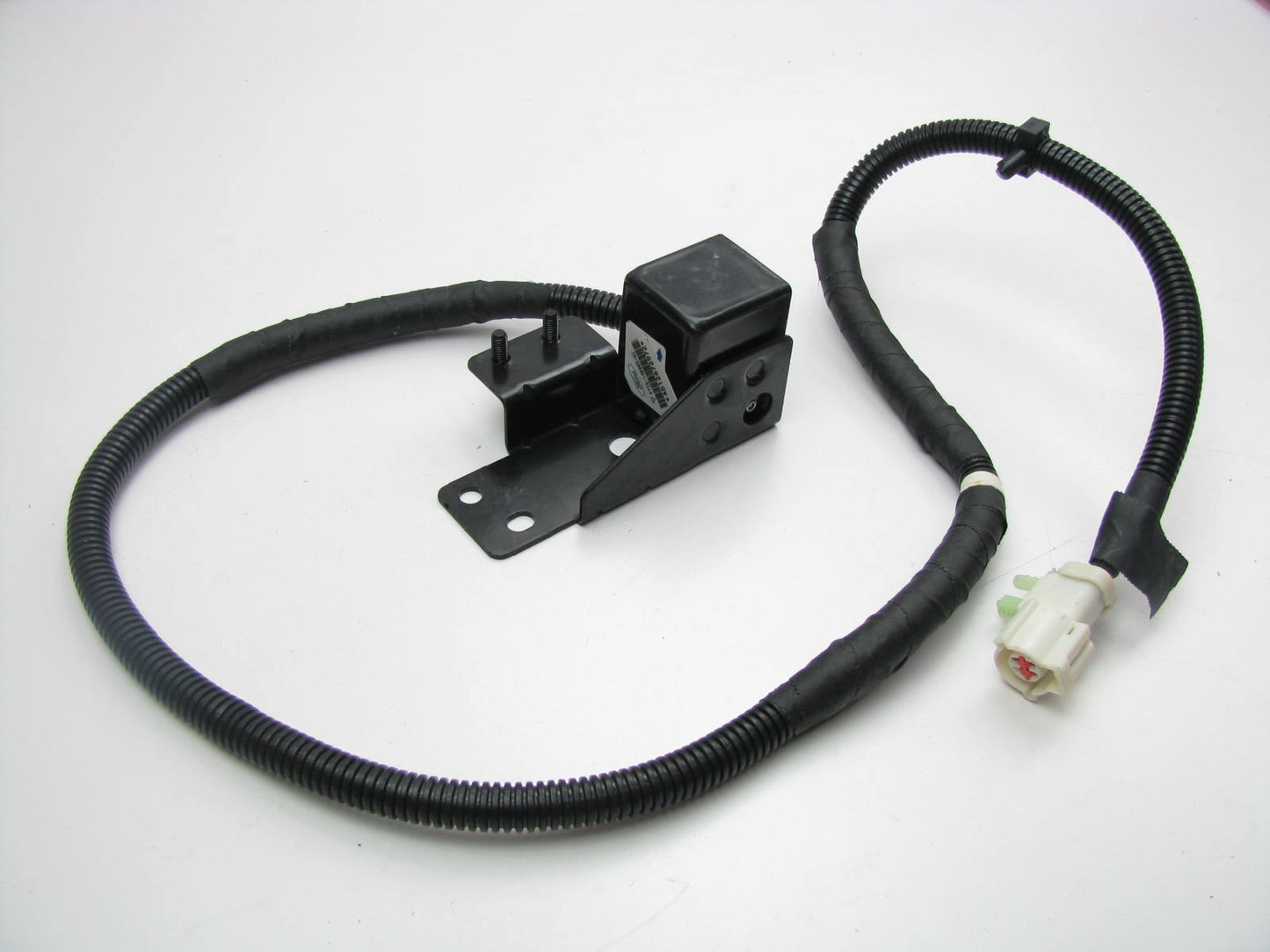NEW - OUT OF BOX OEM Ford F7C6-14B005-AG Front Left SRS Crash Sensor