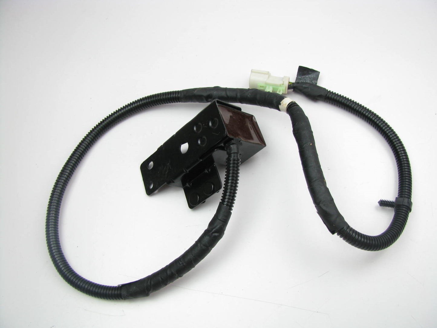 NEW - OUT OF BOX OEM Ford F7C6-14B005-AG Front Left SRS Crash Sensor