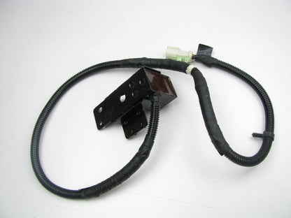 NEW - OUT OF BOX OEM Ford F7C6-14B005-AG Front Left SRS Crash Sensor
