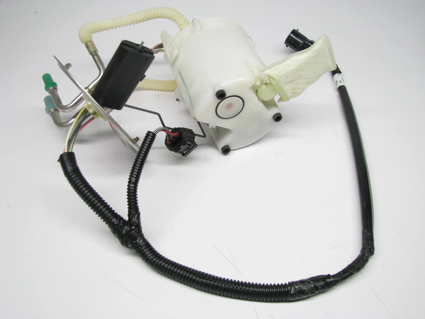 NEW - OUT OF BOX FORD F7DU-9H307-DB Fuel Pump Module 1997 Taurus 3.0L OHV