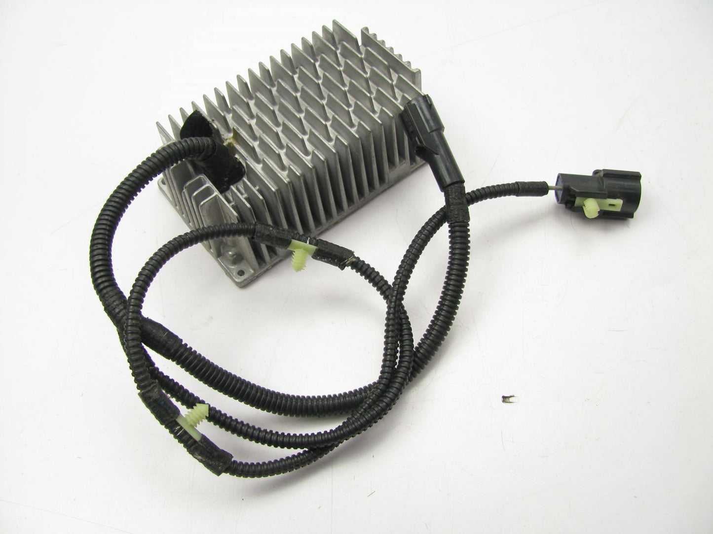 NEW OUT OF BOX Ford F7LB-13C170-B Mark VIII HID Ballast Module RH Passenger Side