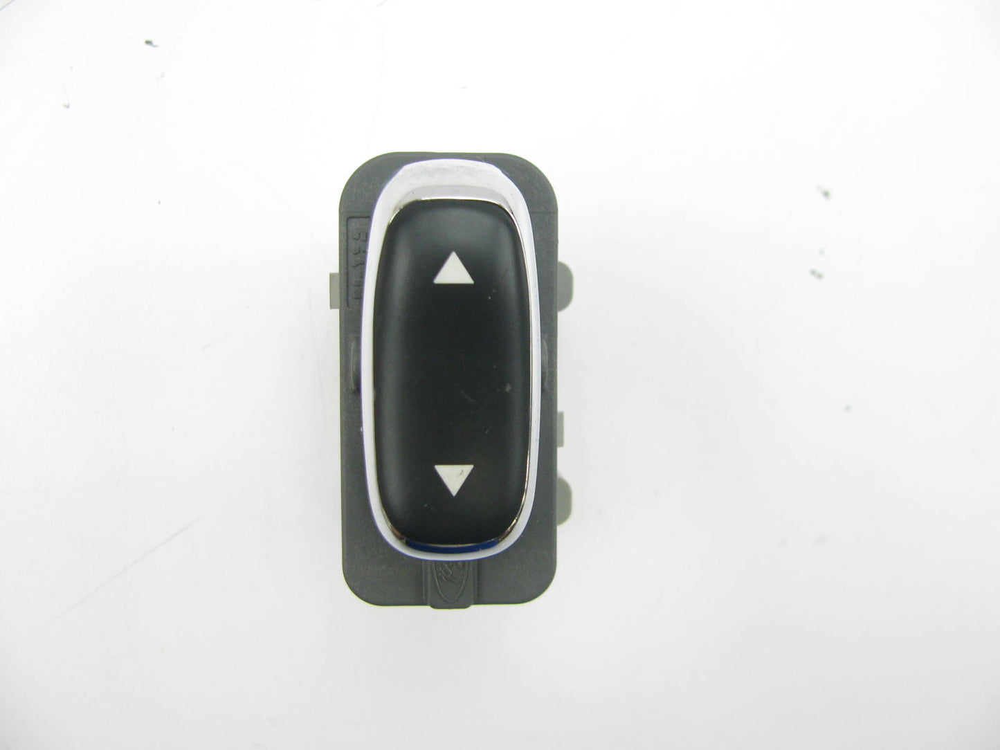 NEW - OUT OF BOX F7LB-14529-AB Front Right Power Window Switch 1997-98 Mark VIII