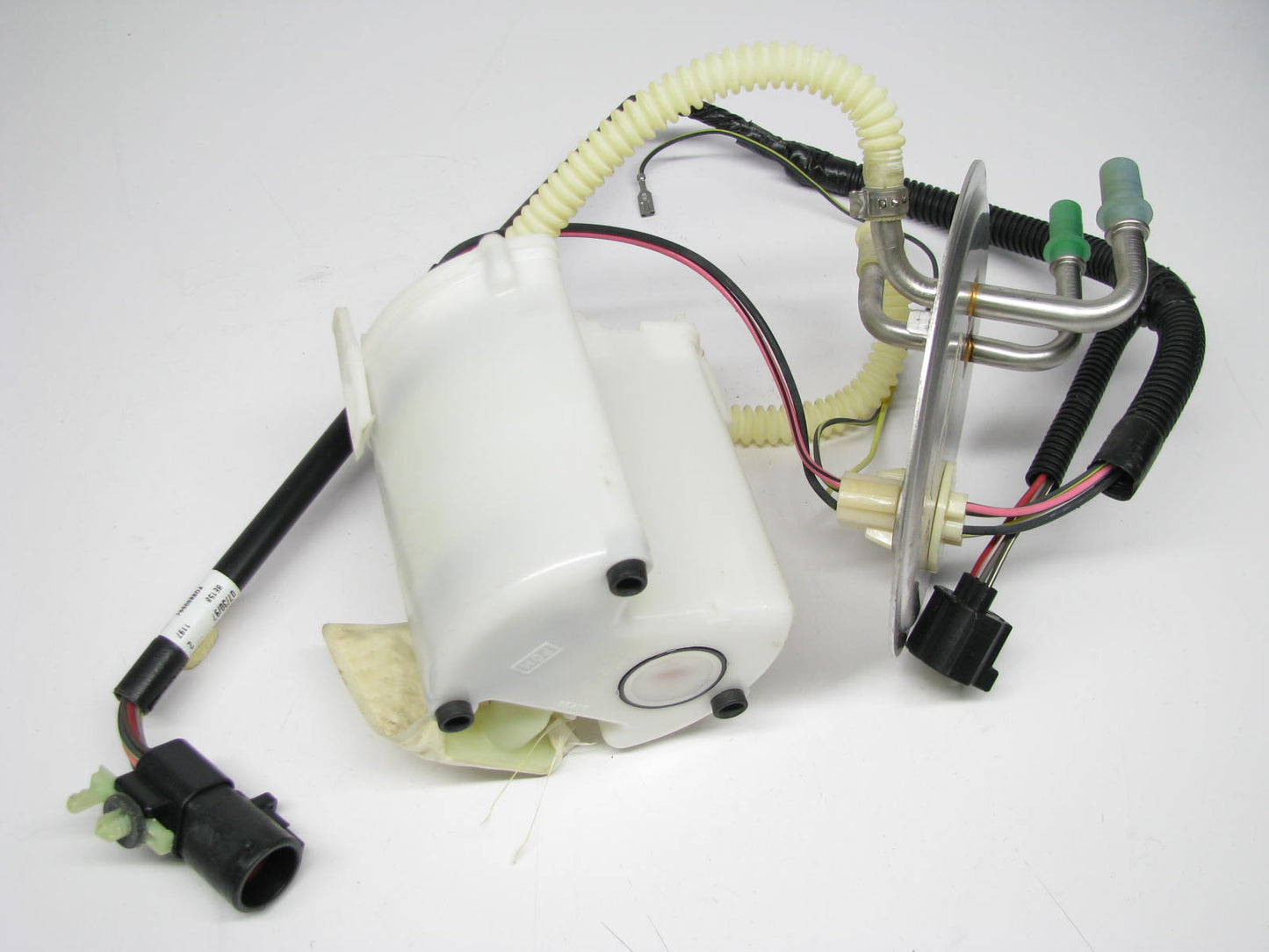 NEW - OUT OF BOX FORD F7PU-9A407-AA Fuel Pump Module 1997 Taurus 3.0L OHV