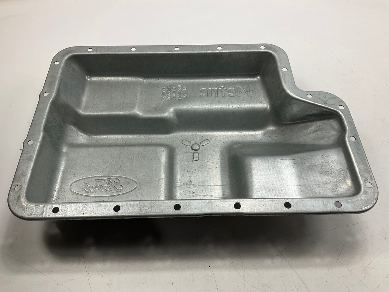 NEW - OUT OF BOX - Ford E4OD 4R100 Automatic Transmission Oil Pan  F7TZ-7A194-CB