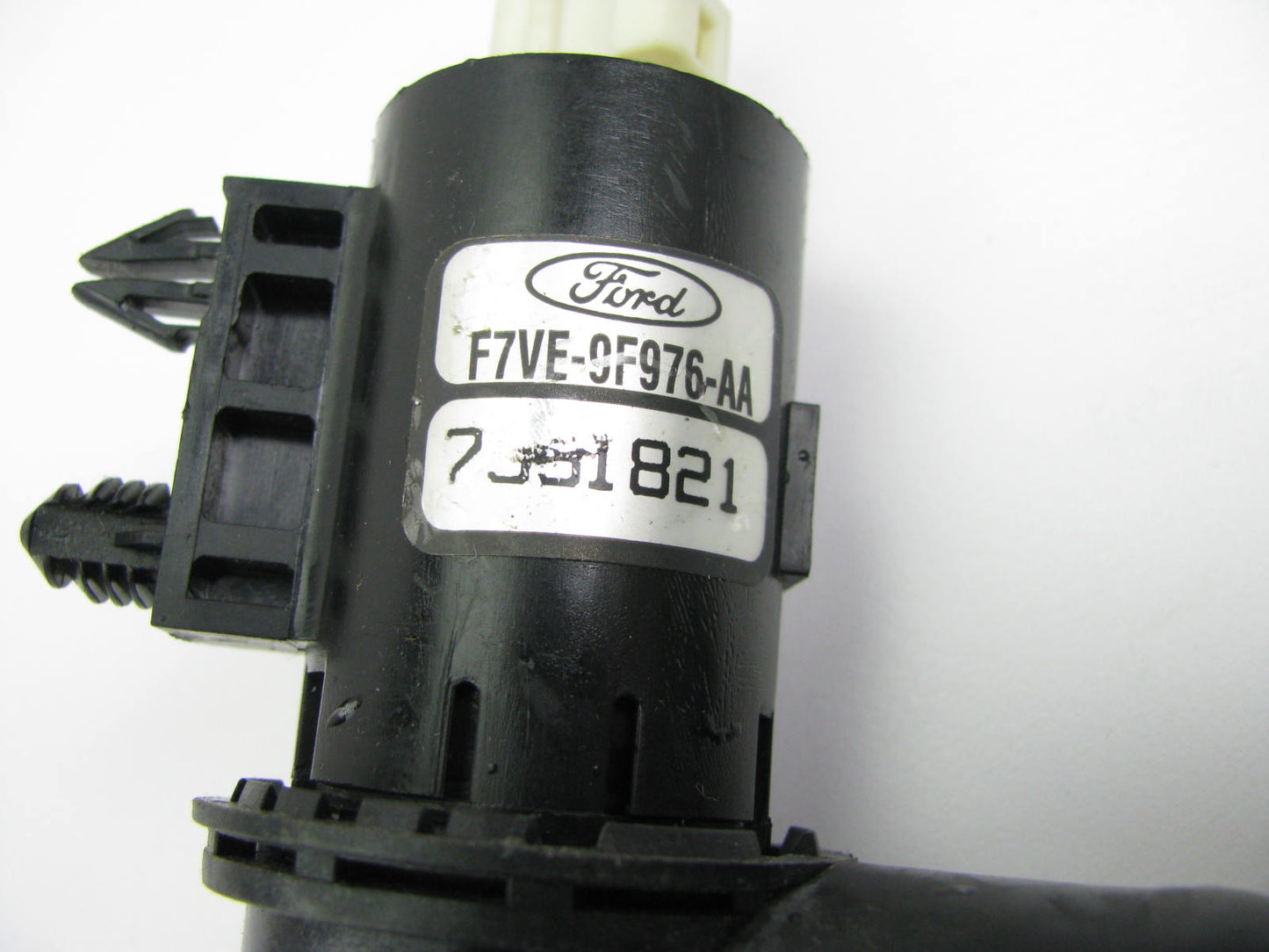 NEW - OUT OF BOX - OEM Ford F7VE-9F976-AA Vapor Canister Purge Solenoid