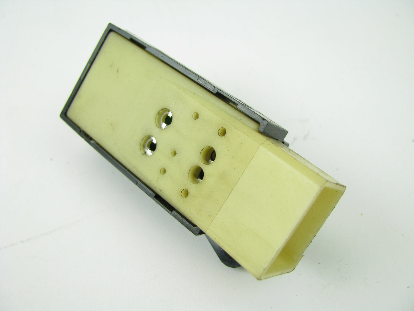 NEW - OUT OF BOX F80B-14017-A Front Left Door Lock Switch 1998-2002 Continental
