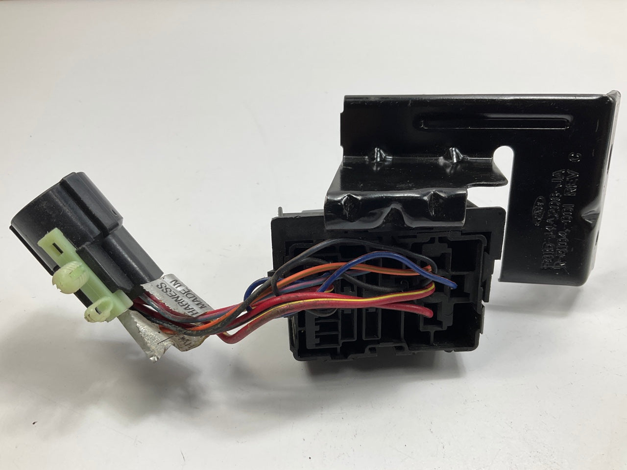 Ford F81B-14A206-JA Trailer Tow Fusebox With F0AB-14B192-AA F57B-14B192-A Relays