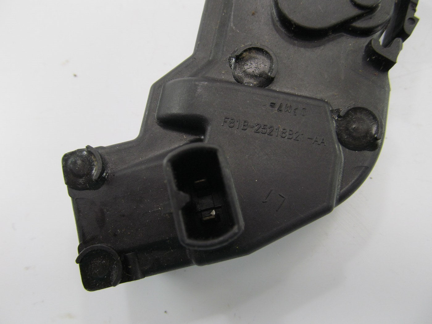 NEW - OUT OF BOX - OEM Ford F81B-25218B21-AA Front Left Door Lock Actuator
