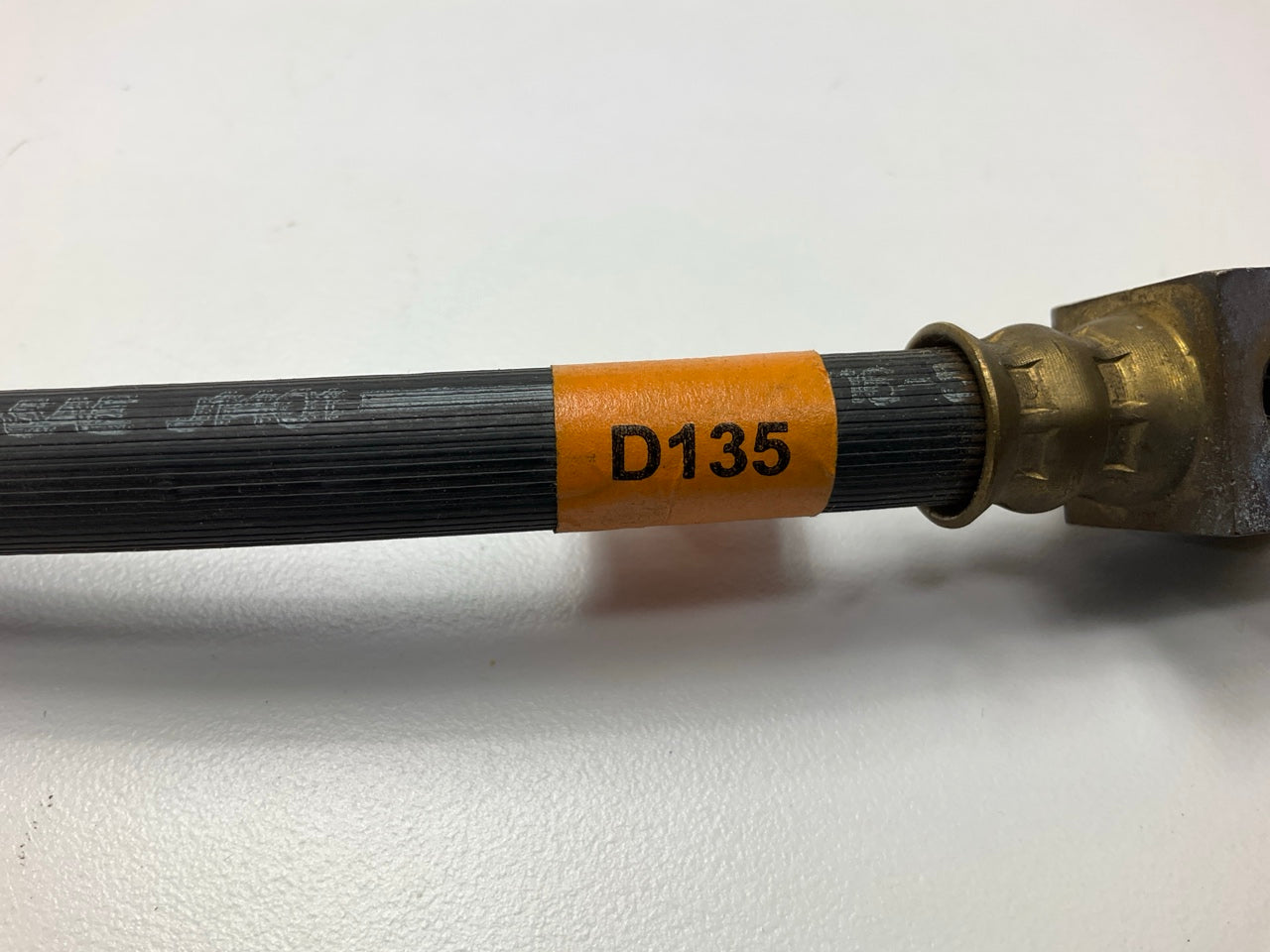 NEW - O UT OF BOX - OEM FORD F81Z-2282-PA Rear Center Brake Hose