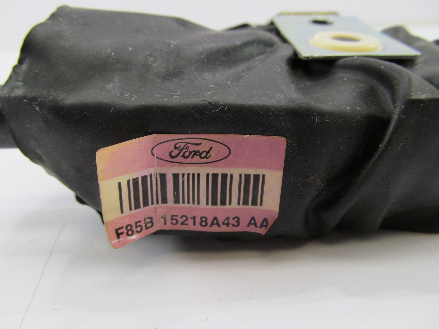 NEW - OUT OF BOX - OEM FORD F85B-15218A43-AA Front Left Door Lock Actuator