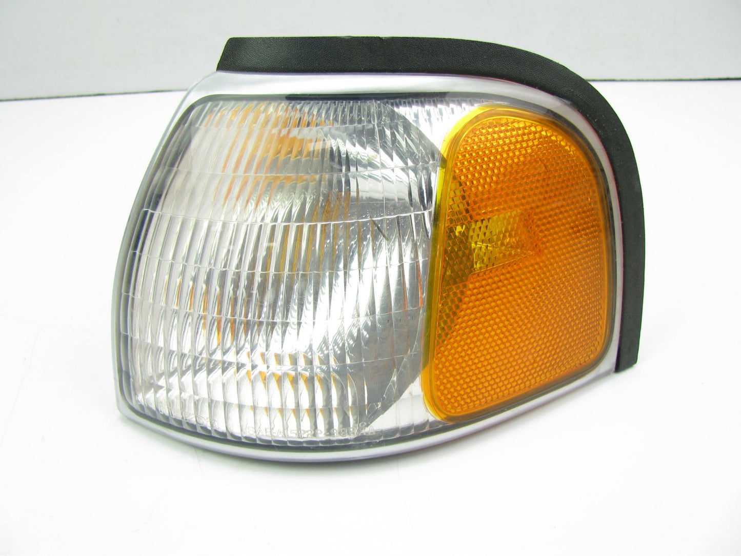 NEW - OUT OF BOX OEM Ford Left Turn Signal Corner Marker Light 98-01 Mountaineer