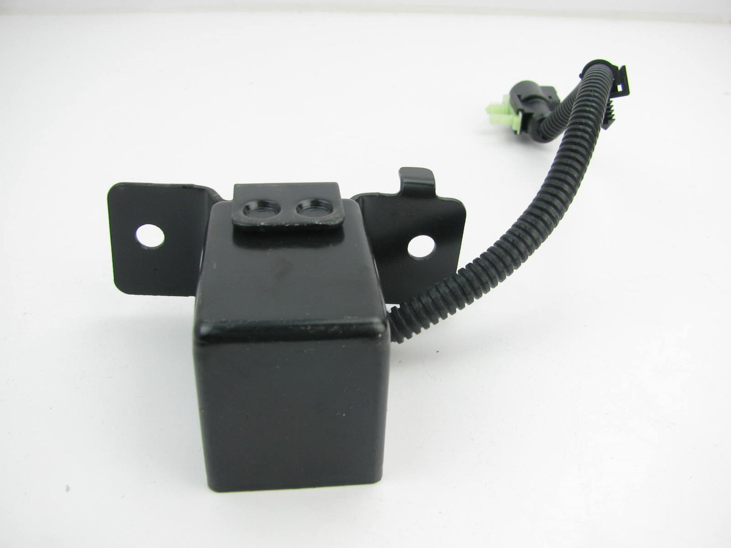 NEW - OUT OF BOX - OEM Ford F87B-14B004-BA SRS Crash Sensor Front Right Side