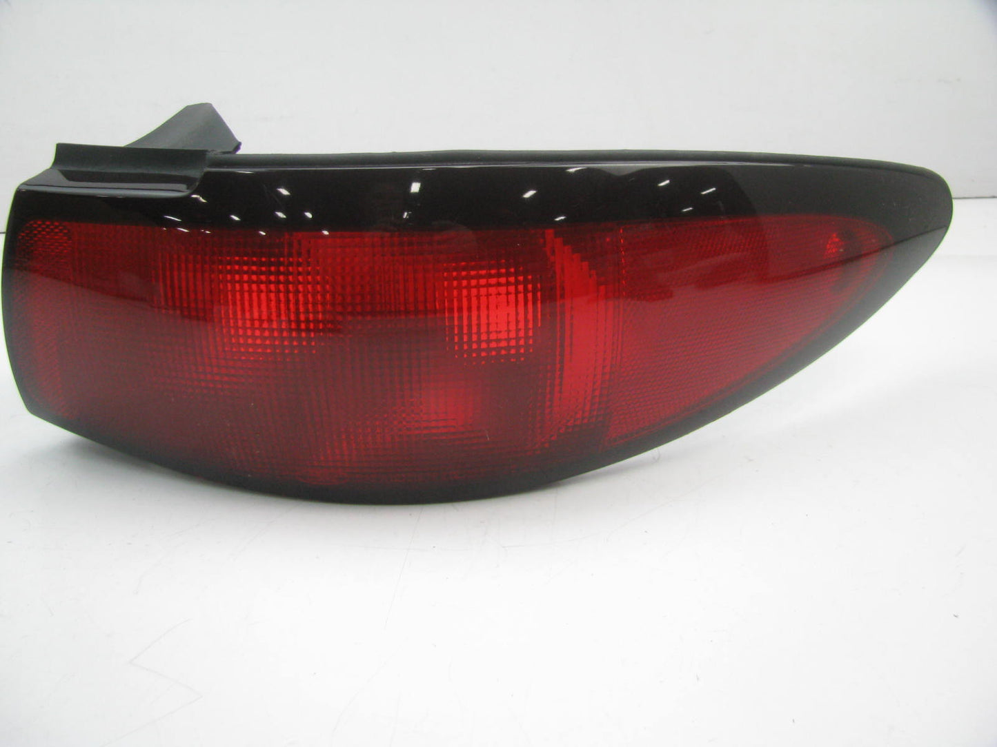 NEW - UNBOXED - OEM Ford RIGHT PASSENGERS Tail Light Lamp 98-03 Escort ZX2 Coupe