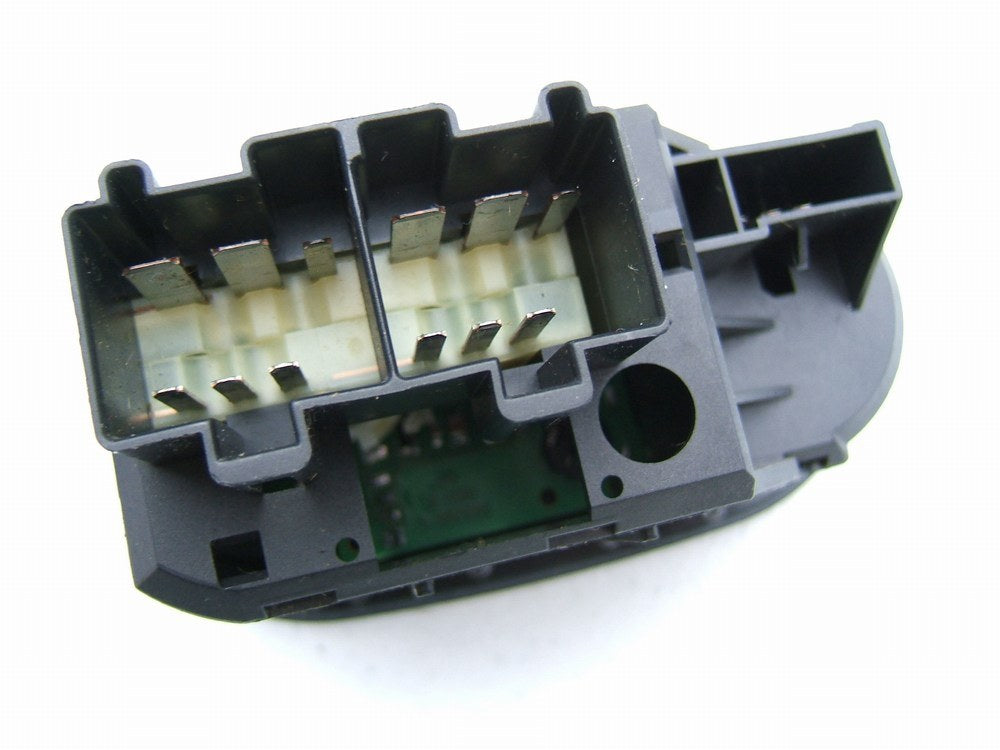 NEW - OUT OF BOX - OEM F8DB-11654-BD Headlight Lamp Switch 1996-1999 Ford Taurus