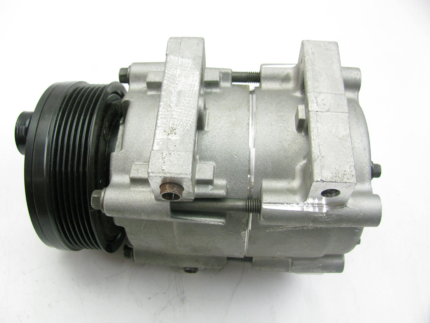 NEW - UNBOXED F8FH-19D629-PA A/C Compressor For 1990-1997 Ford Aerostar 4.0L-V6