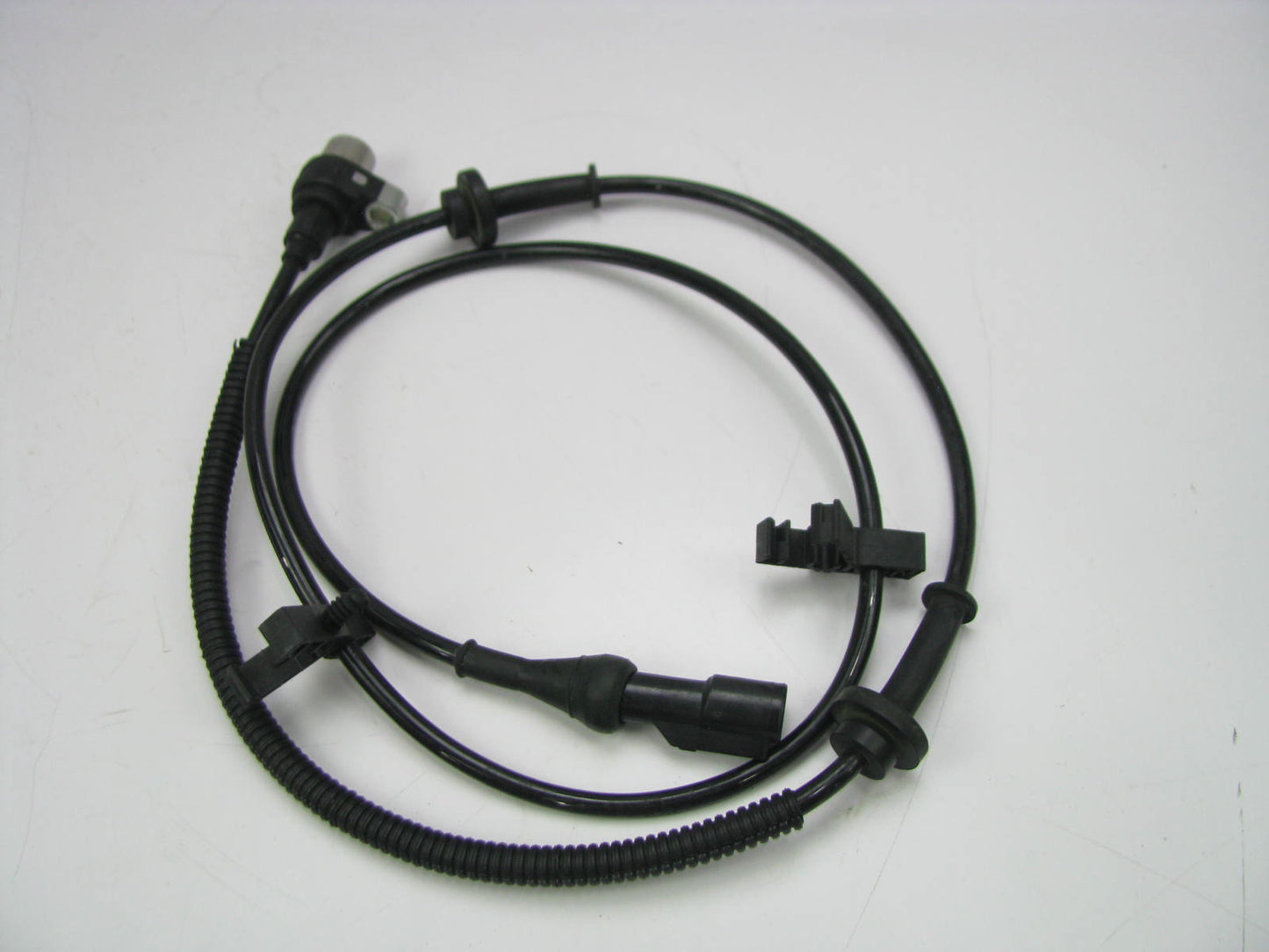 NEW OUT OF BOX Ford F8OC-2C204-AD FRONT ABS Wheel Speed Sensor 98-99 Continental