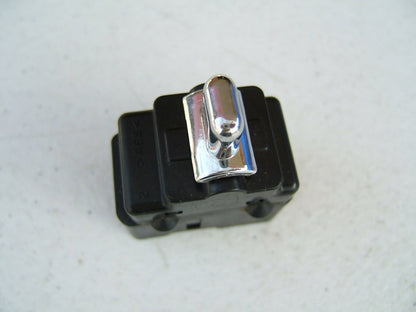 NEW - OUT OF BOX - OEM Ford F8VB-14529-ADW Right Passengers Side Window Switch