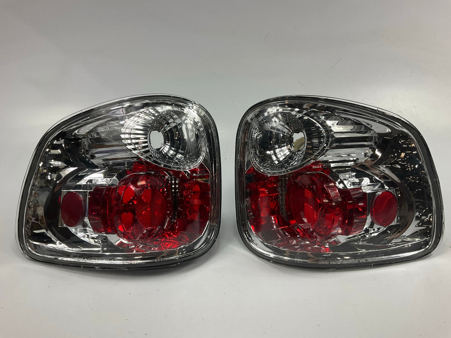 1997-2003 Ford F-150 Flareside Truck Tail Lights Brake Lamps Set L + R FDT1096ZQ