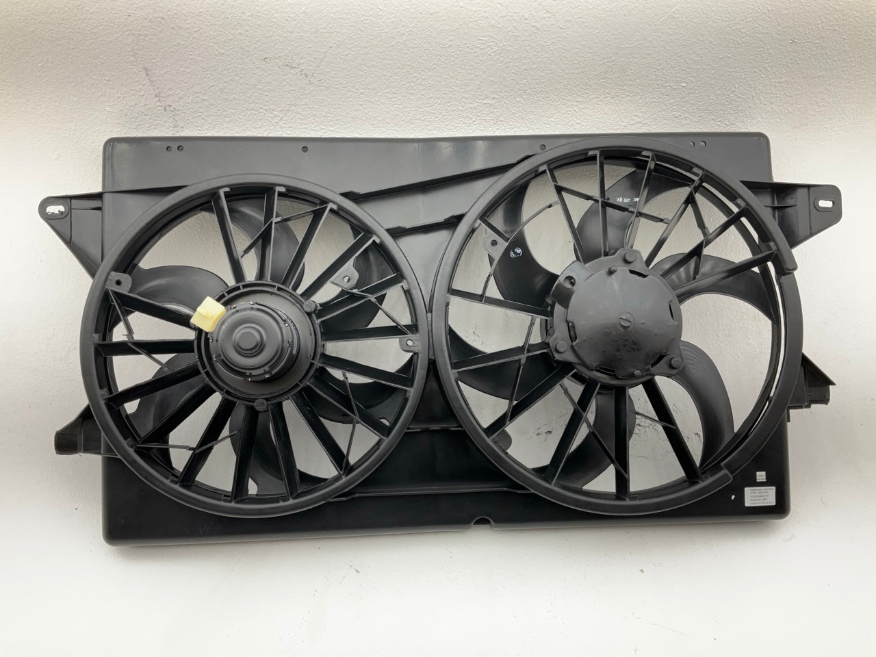 NEW AFTERMARKET FDW1089BA Radiator Cooling Fan - 1999-2003 Ford Windstar