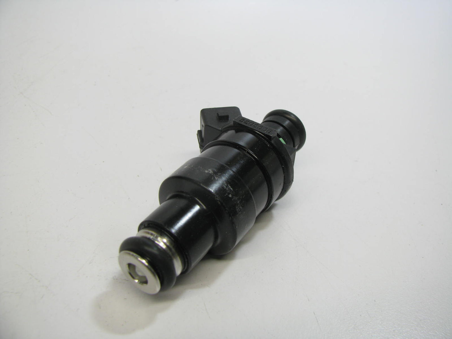 NEW - OUT OF BOX STANDARD FJ19 Fuel Injector For 1983-1986 Renault 1.4L 2.2L