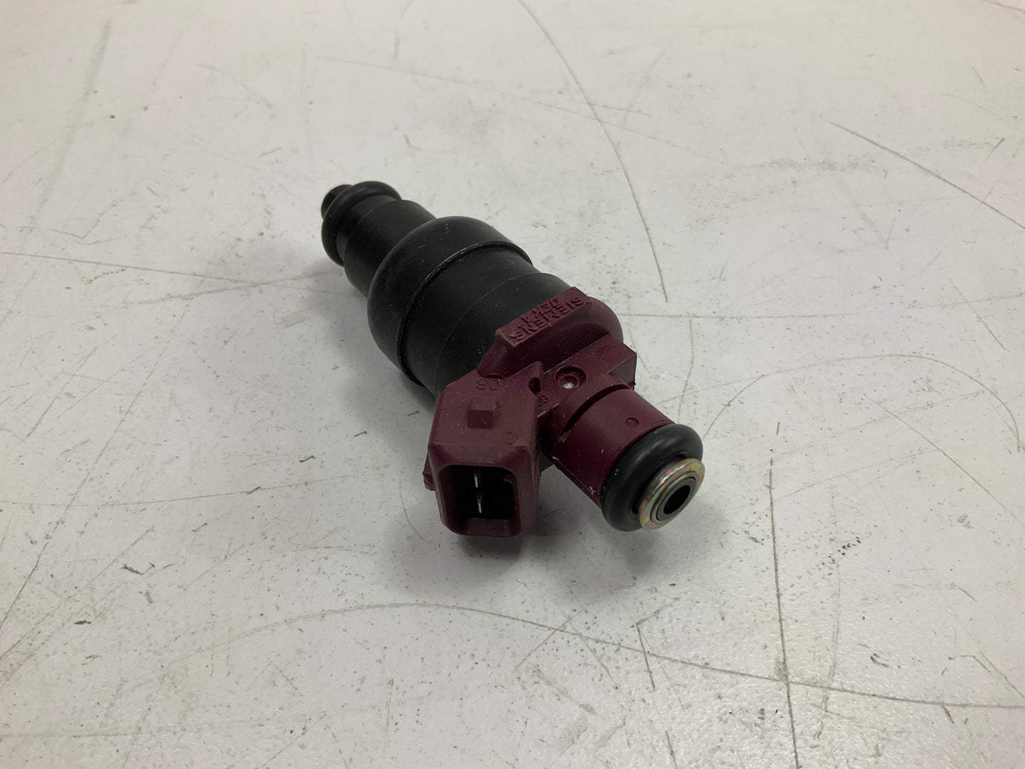 NEW - OUT OF BOX STANDARD FJ211 Fuel Injector For 1994-1997 Chrysler 3.3L-V6